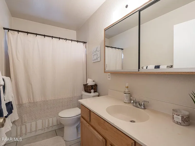501 Hill Ave — Photo 8