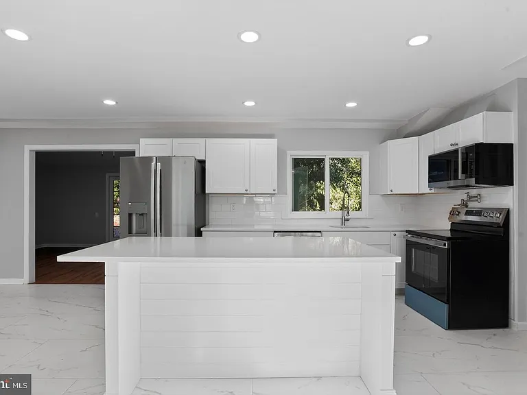 78 Barrington Ln — Photo 6