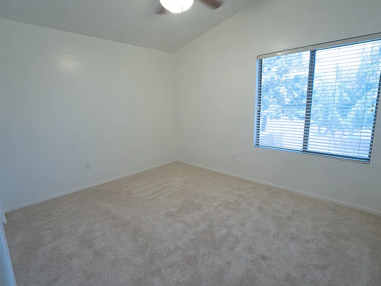 1492 N Saddle St — Photo 15