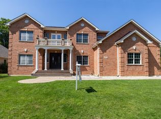 6802 Revere Ct, Gurnee, IL 60031