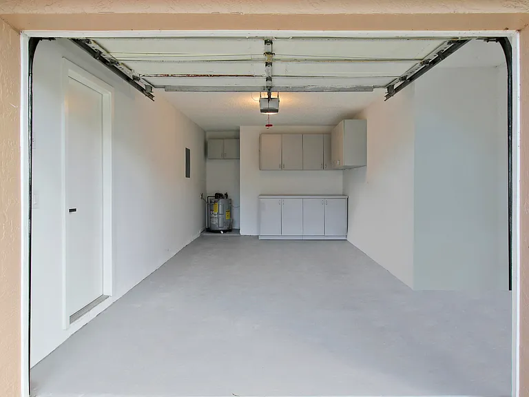 8055 Sweetbriar Way — Photo 20