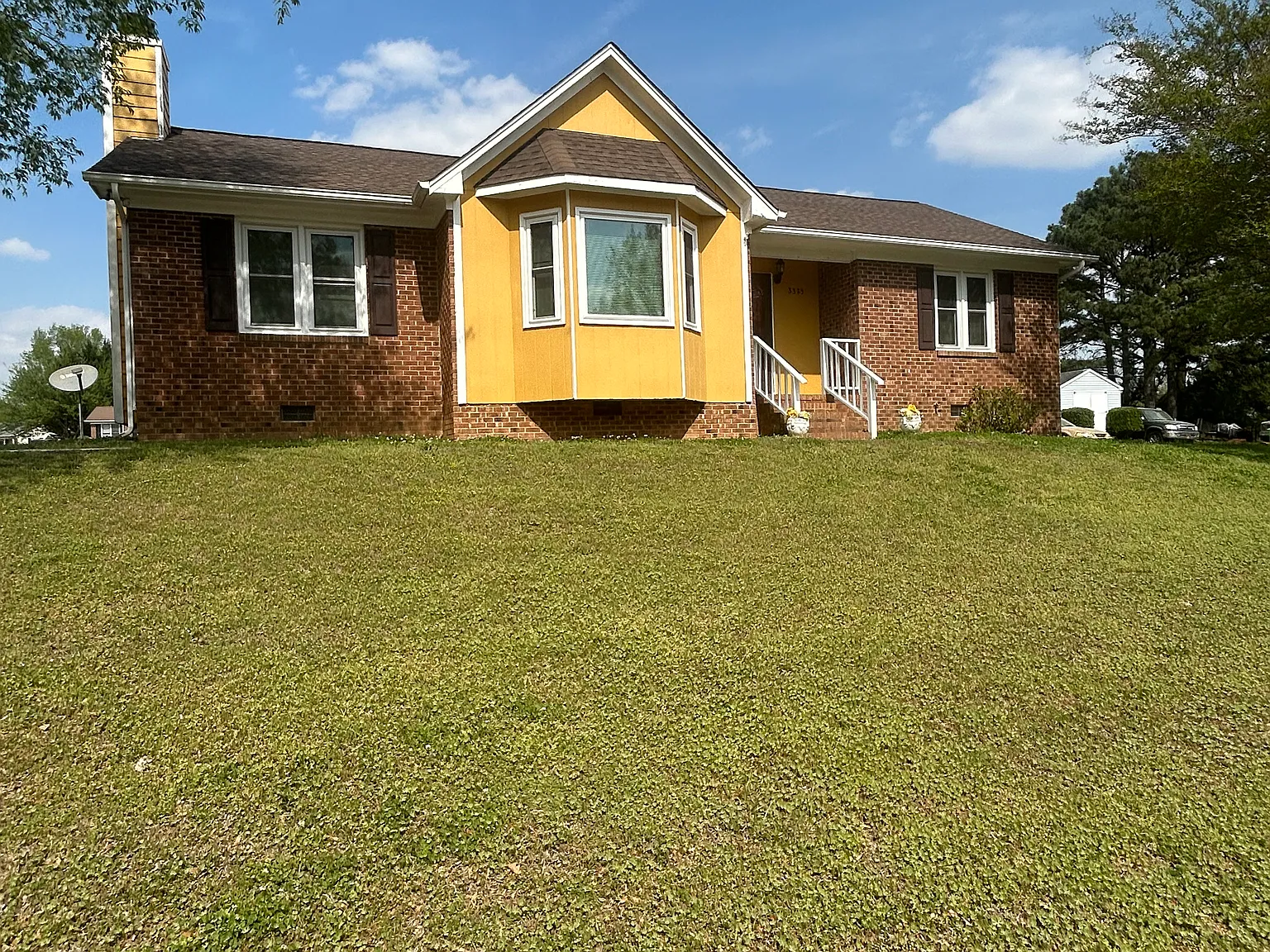3 bed, 1765 sqft, $1,900 — Photo 2