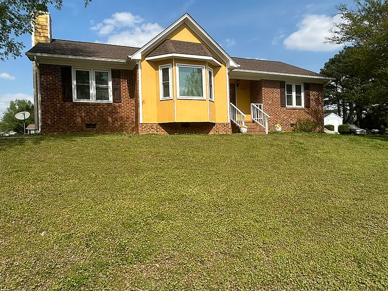 3325 Lake Woodard Dr — Photo 2