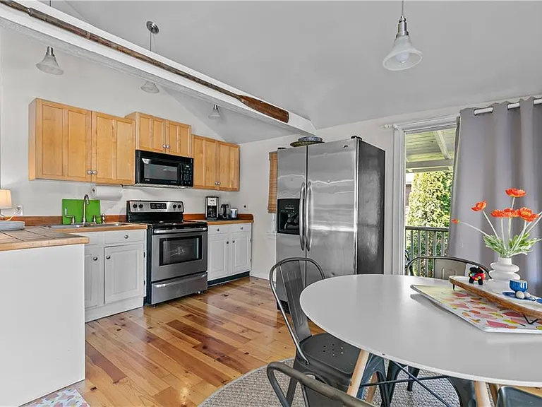 1024 Anthony Rd — Photo 6