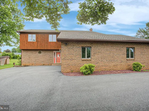 10050 McCreary Rd, Shippensburg, PA 17257