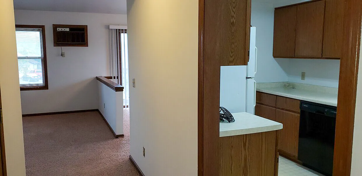 Serene second-floor 2 bedroom/1 bath in Sun Prairie — Photo 3