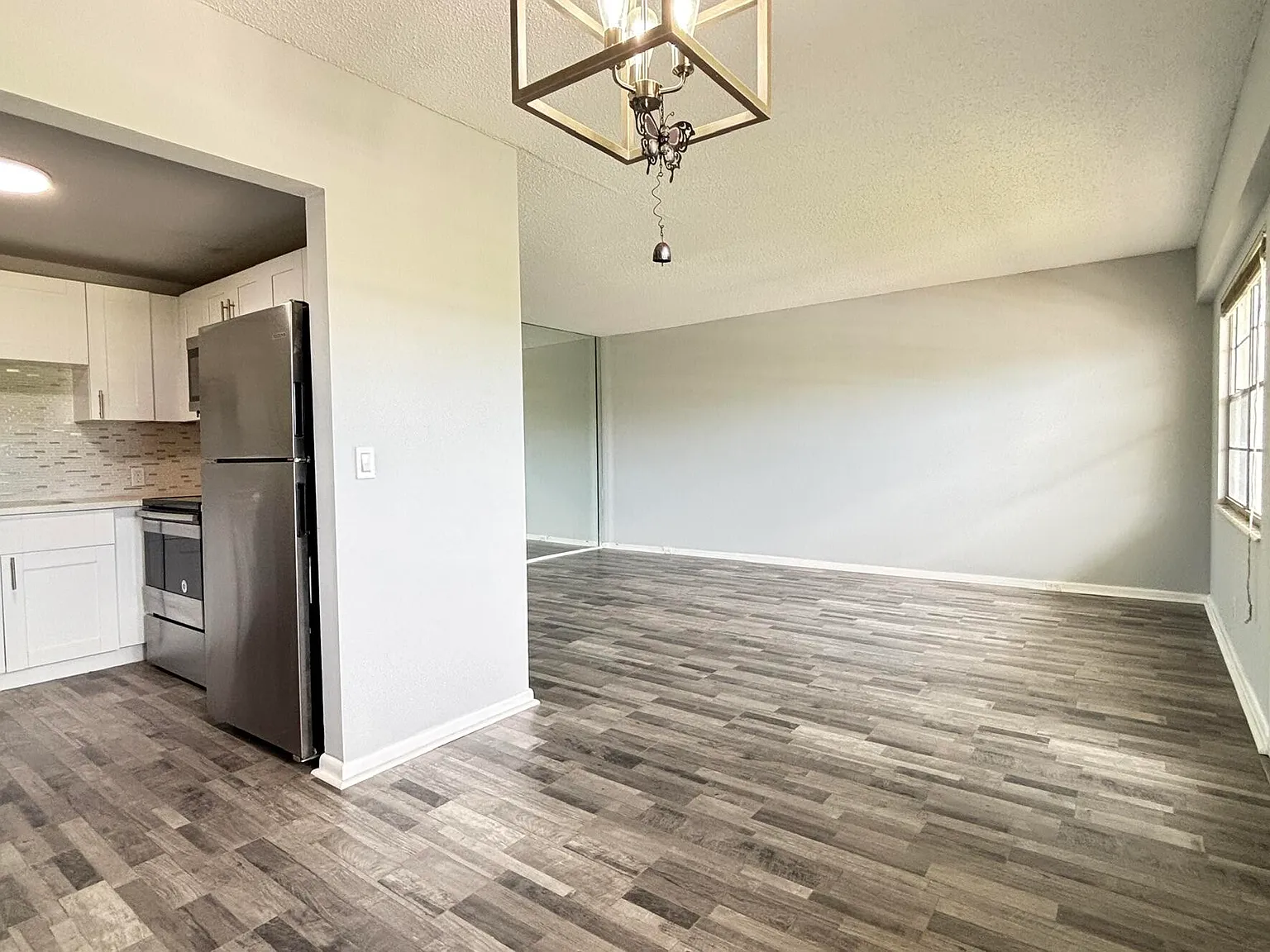 2 bed, 1.5 bath, 835 sqft, $1,600 — Photo 4