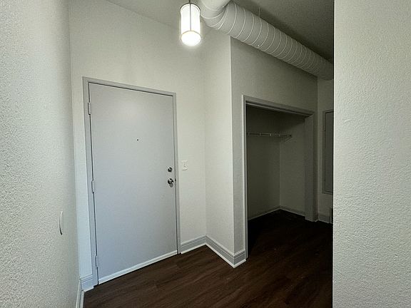 4th image of 310 Delawareunit #305