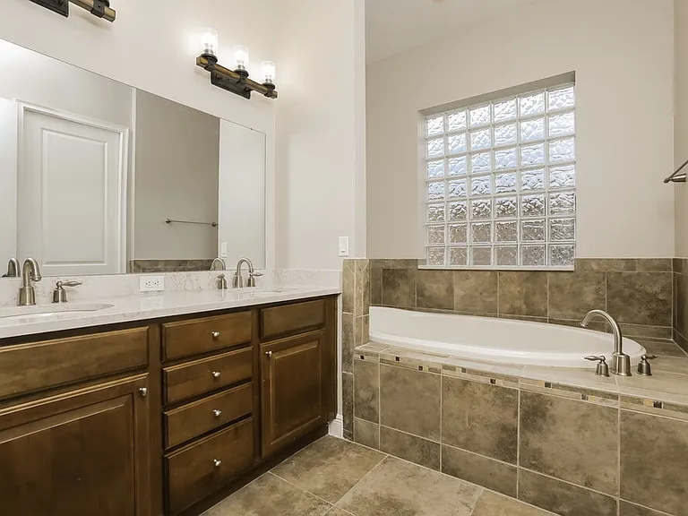 2129 Appalachee Cir — Photo 10