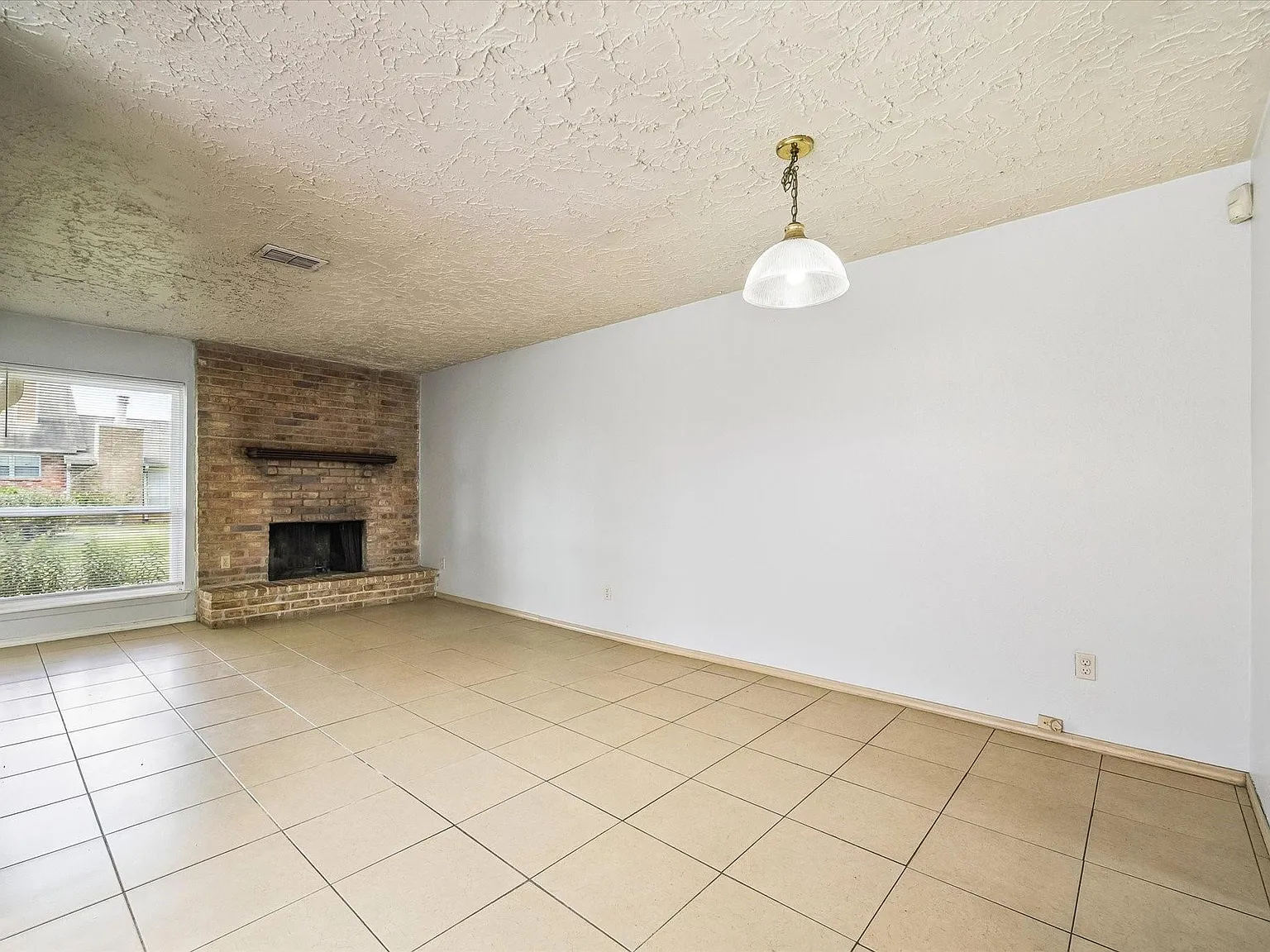 3 bed, 2.0 bath, 1269 sqft, $1,650 — Photo 4