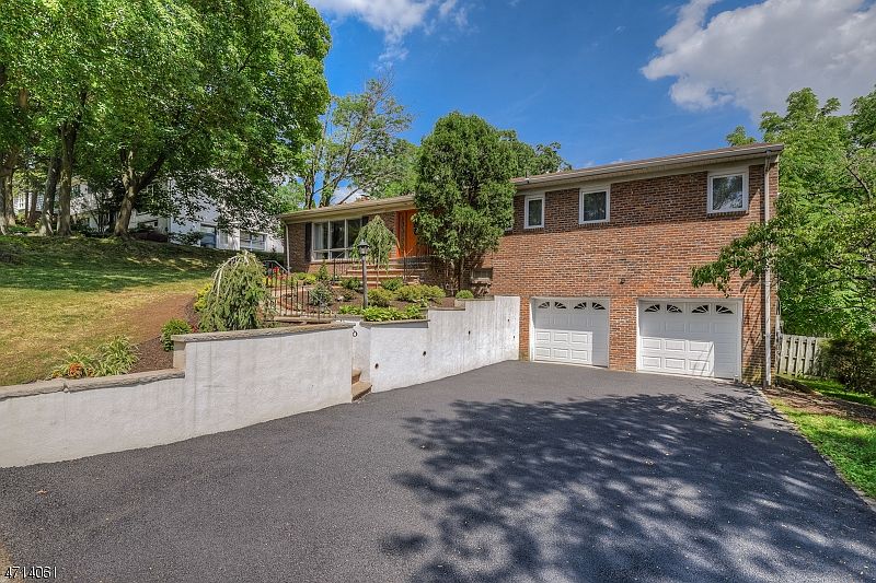 1st image of 41 Korwel Cir