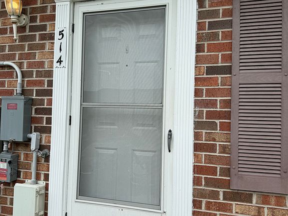 2nd image of 514 Gloucester Ct