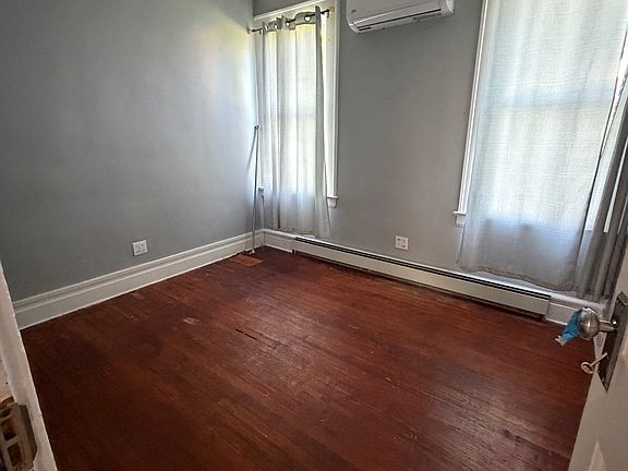 5th image of 87 22nd St Floor 1