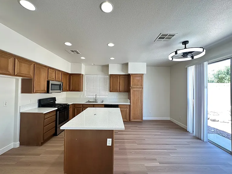 11420 Drappo Ave — Photo 4