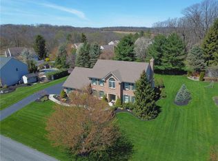 8127 Lark St, Fogelsville, PA 18051