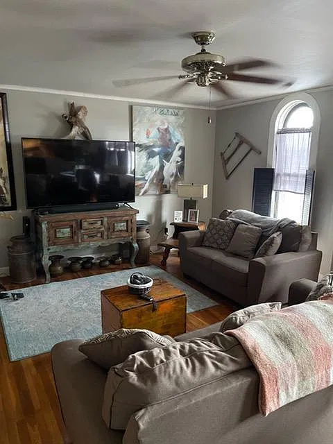 1 bed, 1.0 bath, 1039 sqft, $1,500 — Photo 2