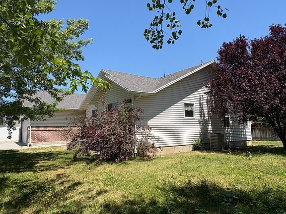 5th image of 587 W 2400th Ln S
