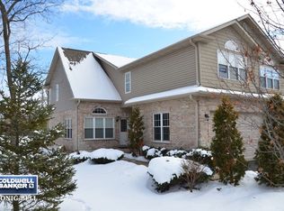 4711 Auvergne Ave, Lisle, IL 60532