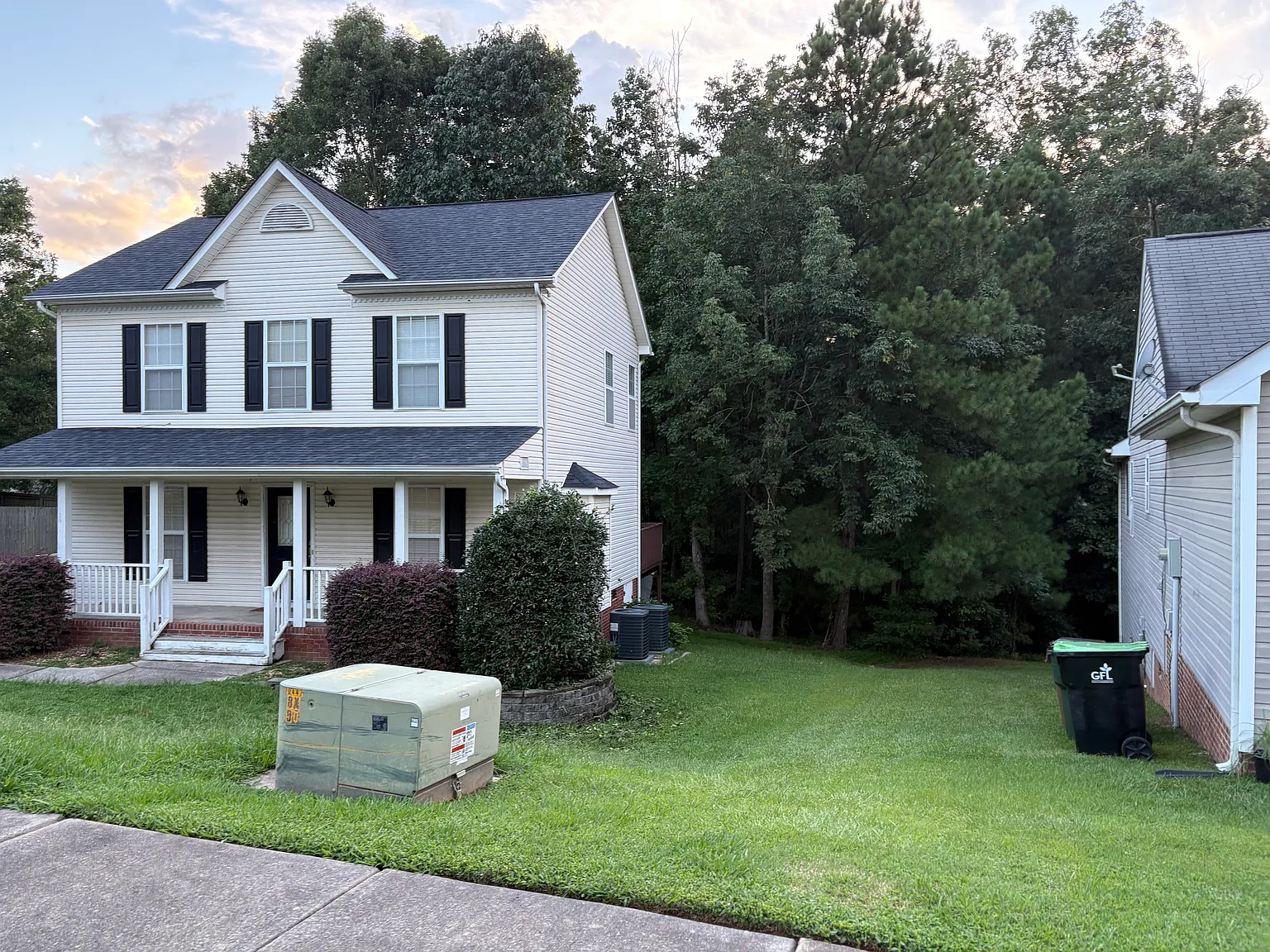3 bed, 2.5 bath, 1680 sqft, $2,000 — Photo 2