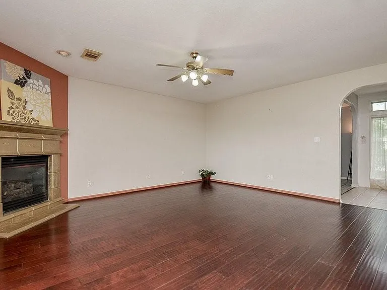 2515 Lansing Cir — Photo 19