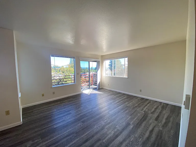 7017 35th Ave NE #204 — Photo 3