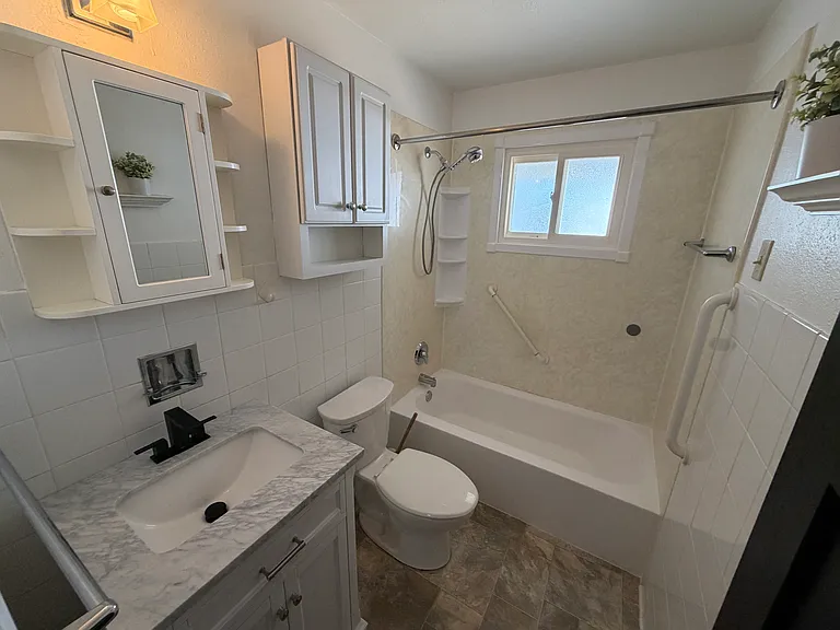 1637 Hanover St — Photo 3