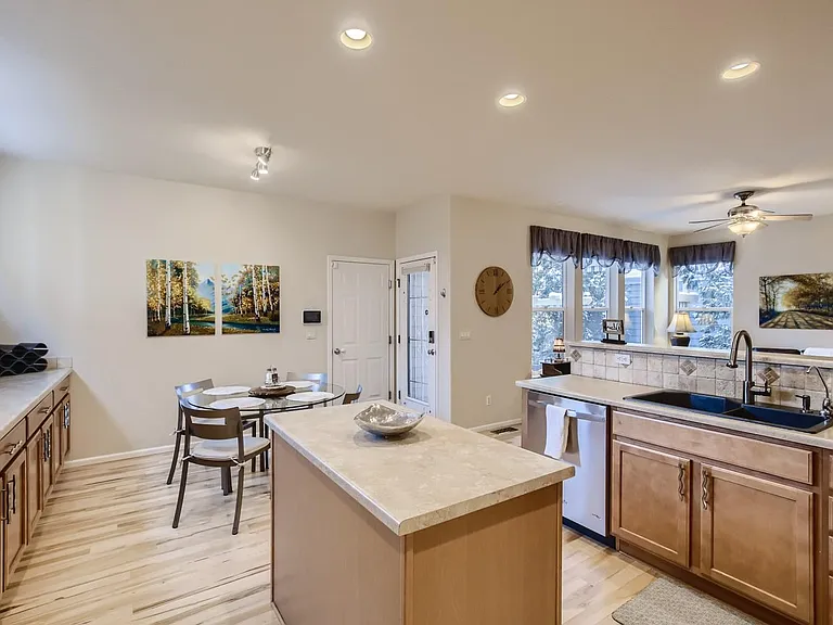 2197 Creekside Dr — Photo 4
