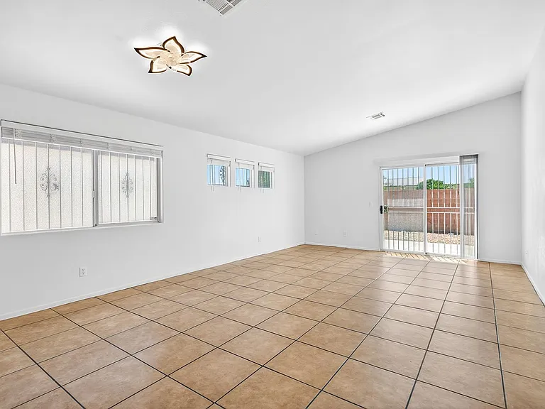 5683 Halvern Ave — Photo 3