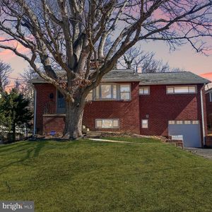 5820 Woodland Dr, Oxon Hill, MD, 20745