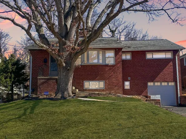 5820 Woodland Dr, Oxon Hill, MD 20745