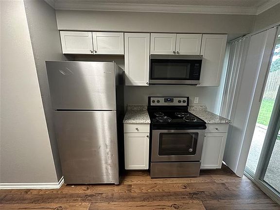 5th image of 8320 Cambridge Rd APT M11