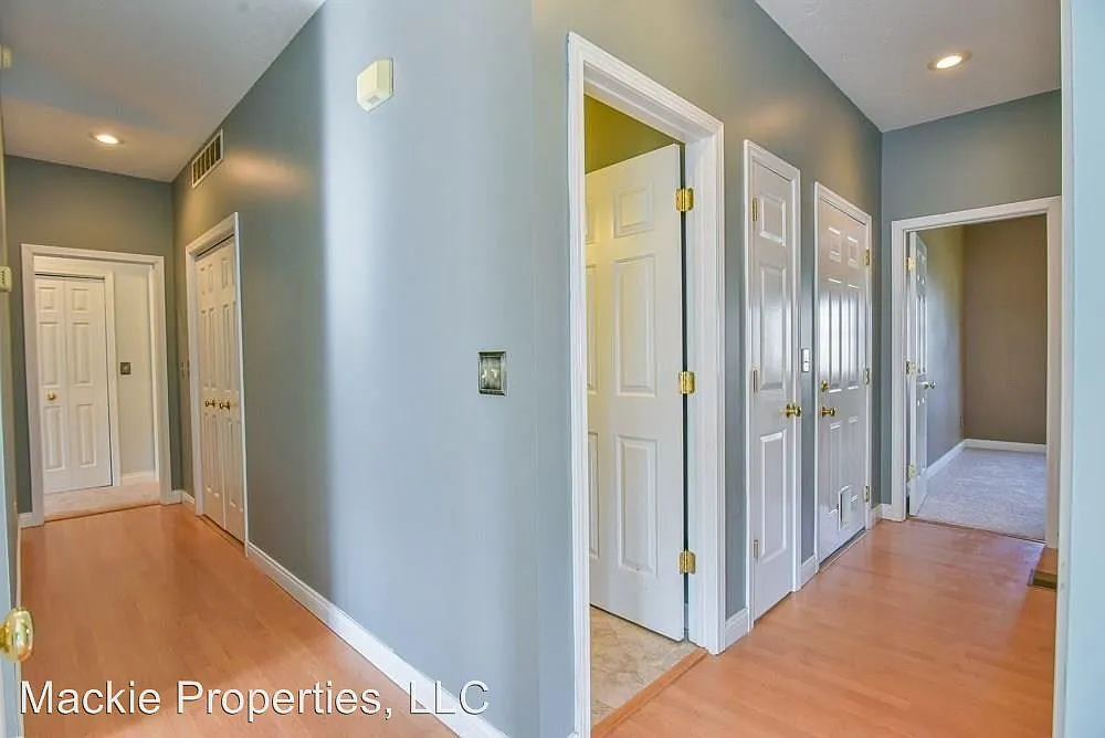 1423 W Westwind Ct photo 1