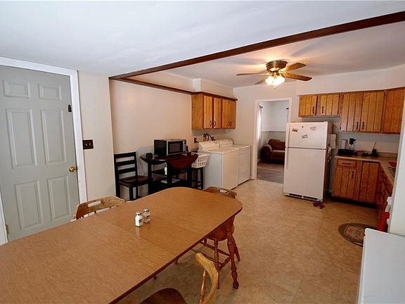 4th image of 13 Cedar St