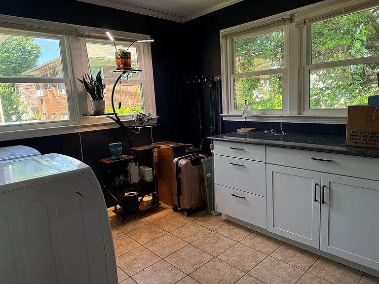 316 W Maple St — Photo 18