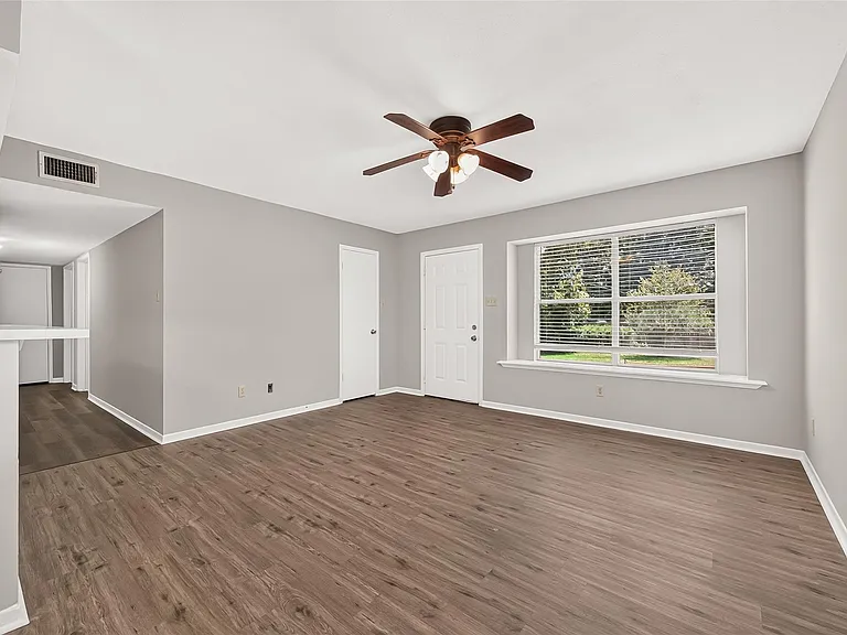 102 Libby Cir — Photo 11