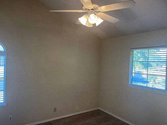 5th image of 1049 Bell St APT 7