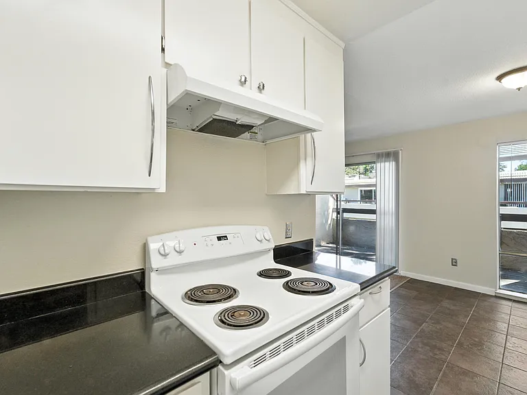 303 Tradewinds Dr #8 — Photo 6