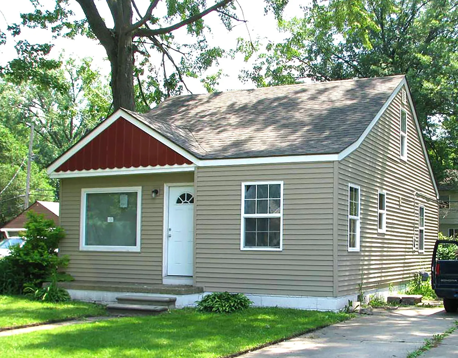 437 W Elza Ave photo 1
