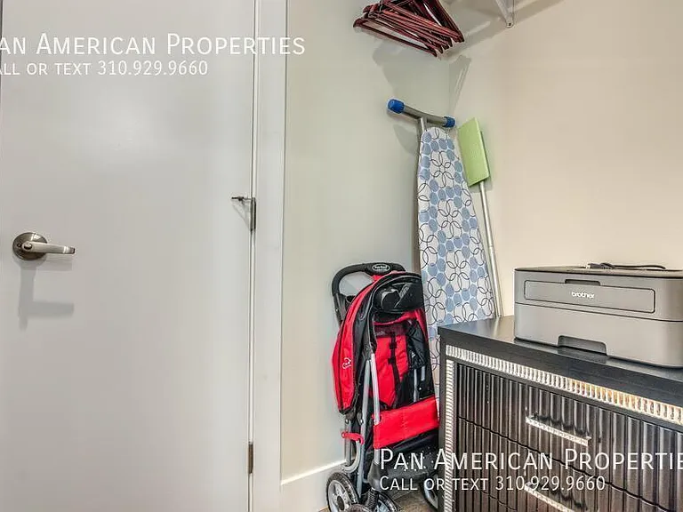 711 E 6th St #11 — Photo 15