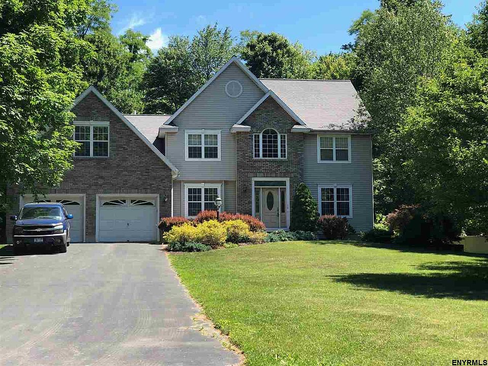 1st image of 13 Kendall Pl