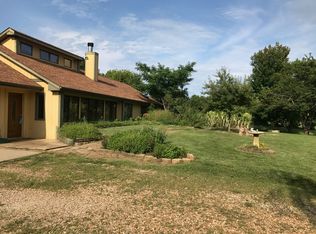 8955 Cedar Niles Rd, Lenexa, KS 66227