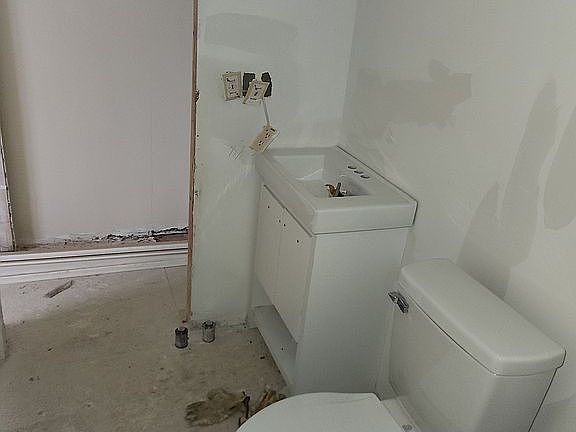 4th image of 2125 Pacific Dr