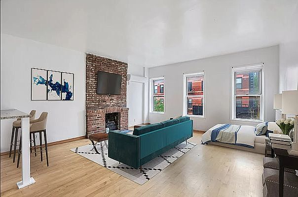 1st image of 465 W 49th St #4R