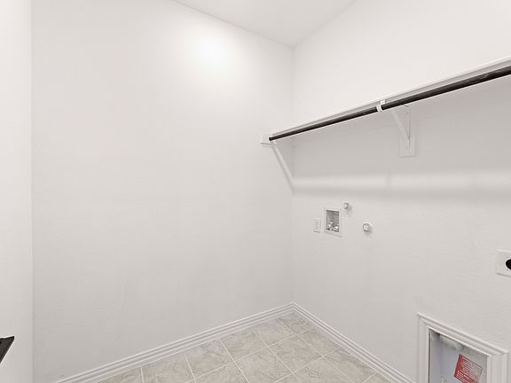 Devonshire - Blanton Interior Image 3