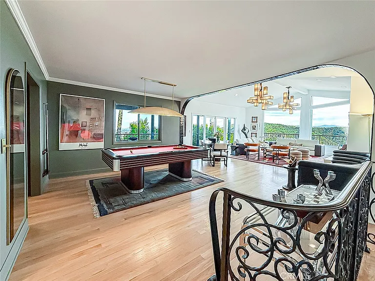 130 Dapplegray Rd — Photo 3