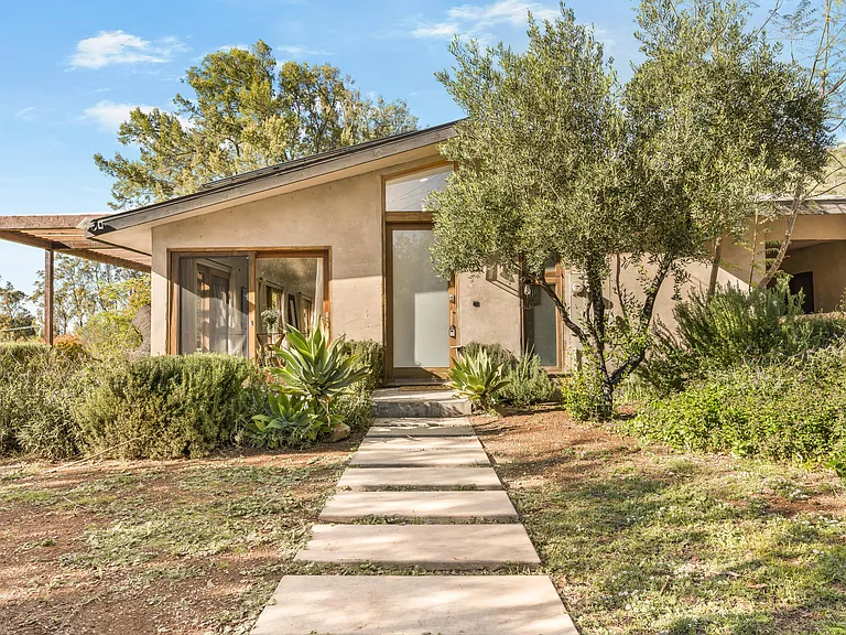 11345 Pacific View Dr — Photo 53