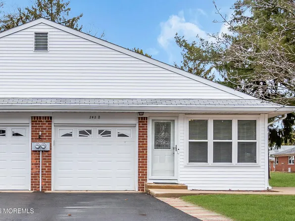 242B Columbine Avenue, Whiting, NJ 08759