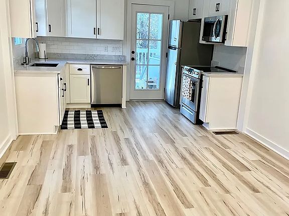 880 B Living area and Kitchen