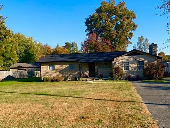 2nd image of 400 Eastview Dr