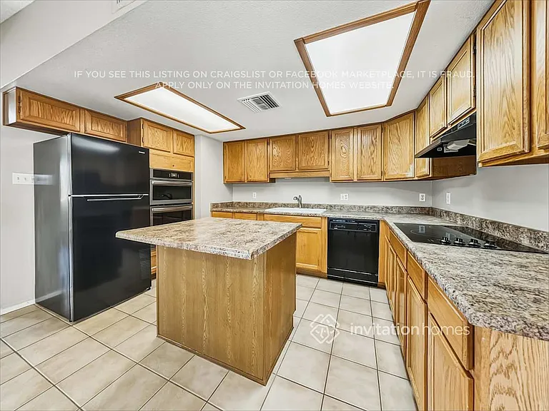 8831 N 37th Dr — Photo 9